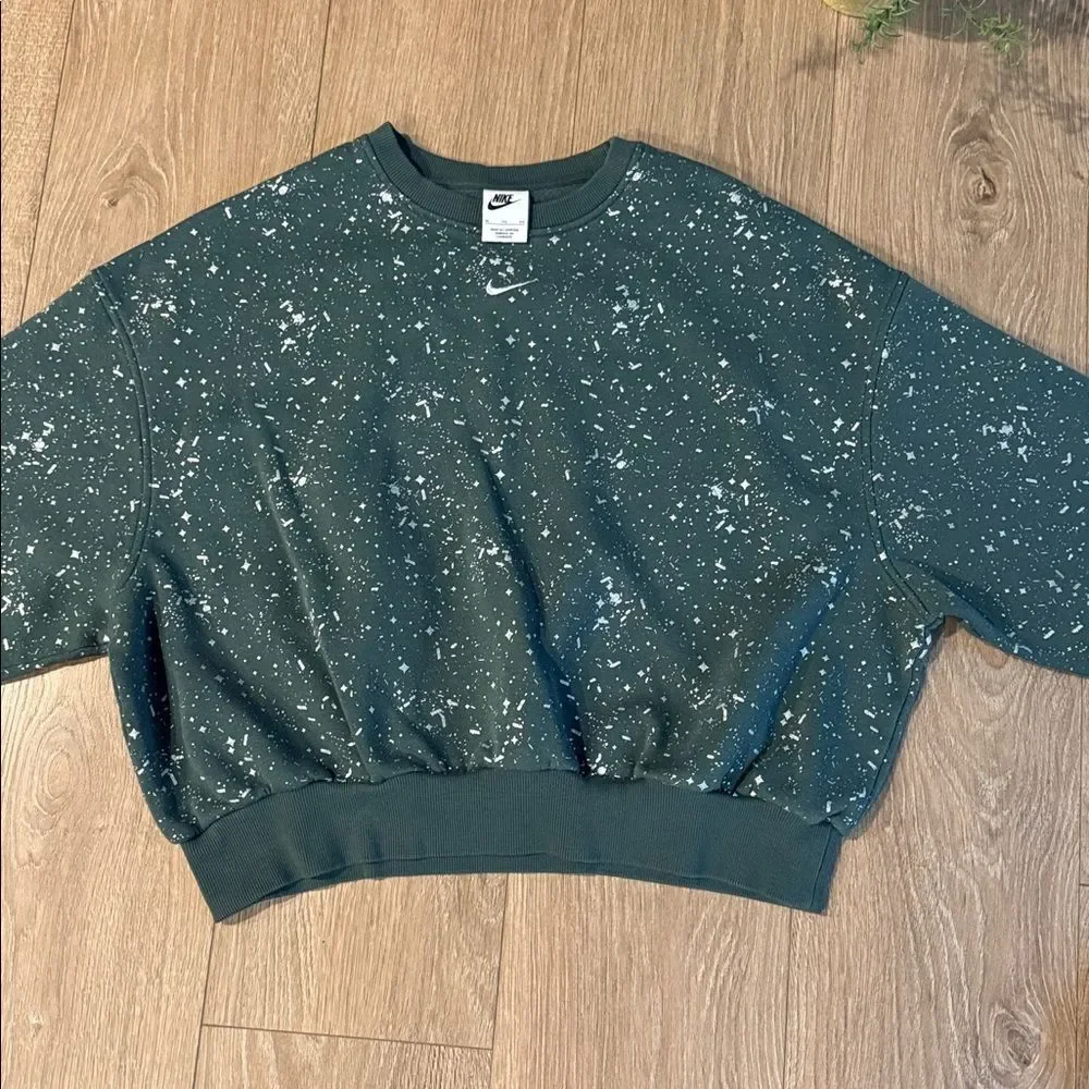 ((2 PIECE)) GIRLS XL SWEATSHIRT BUNDLE NIKE AND ATHLETA